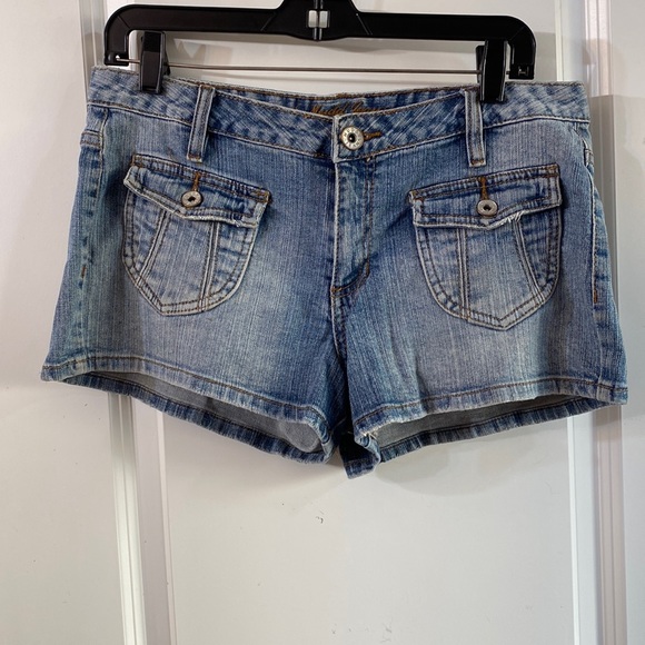 Mud Jeans Shorts - Picture 1 of 9